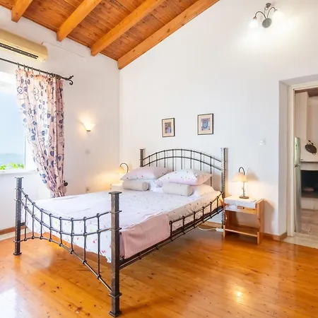 Oldstone بيت للعطل